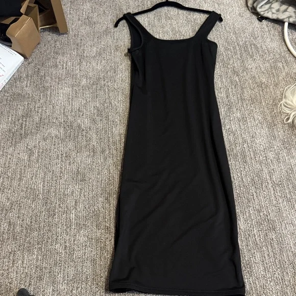 Classic Black Scoop Neck Women's Dress - Picture 2 of 2